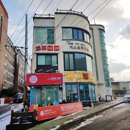 My Mother Guesthouse Jeju Bagian luar foto