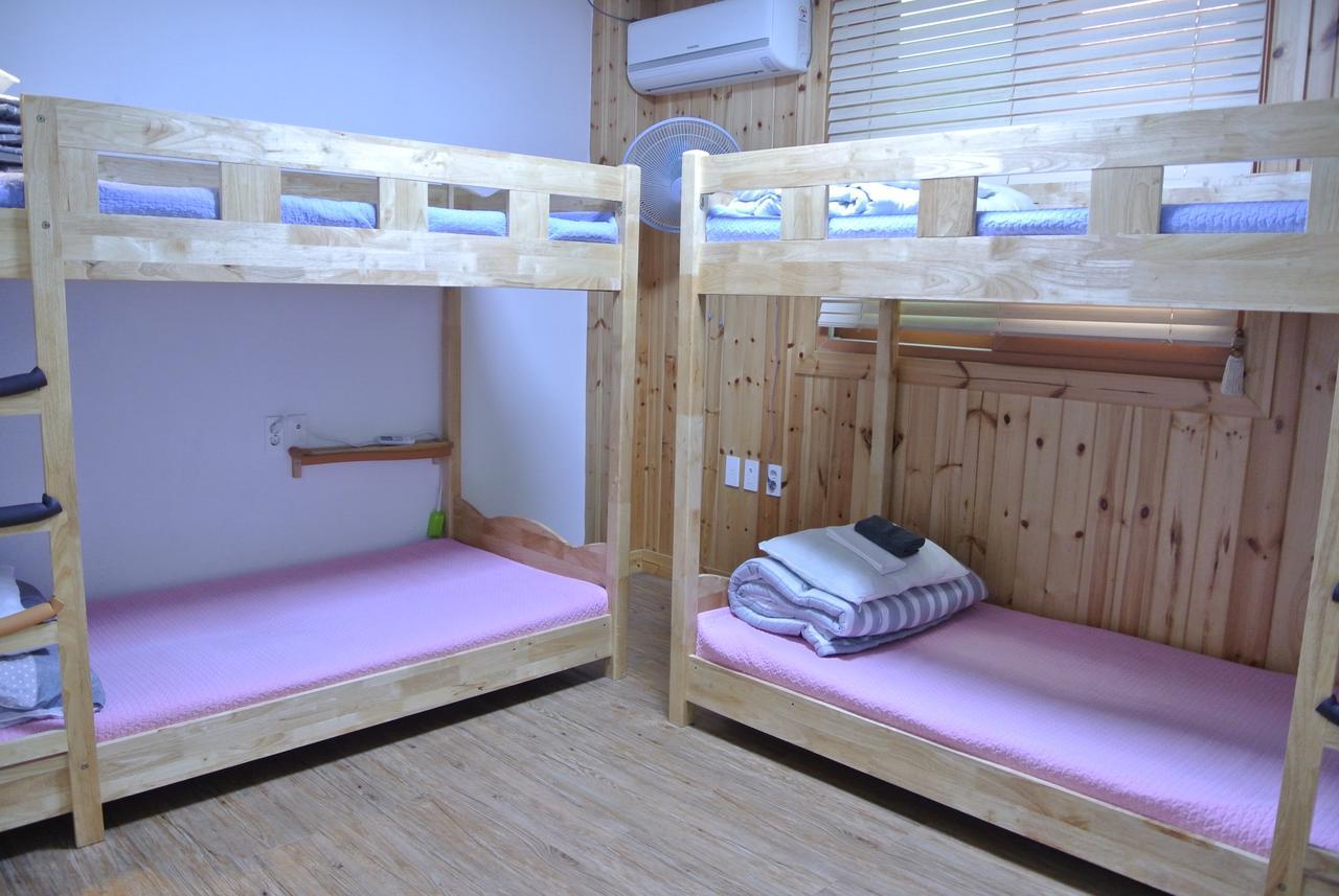 My Mother Guesthouse Jeju Bagian luar foto