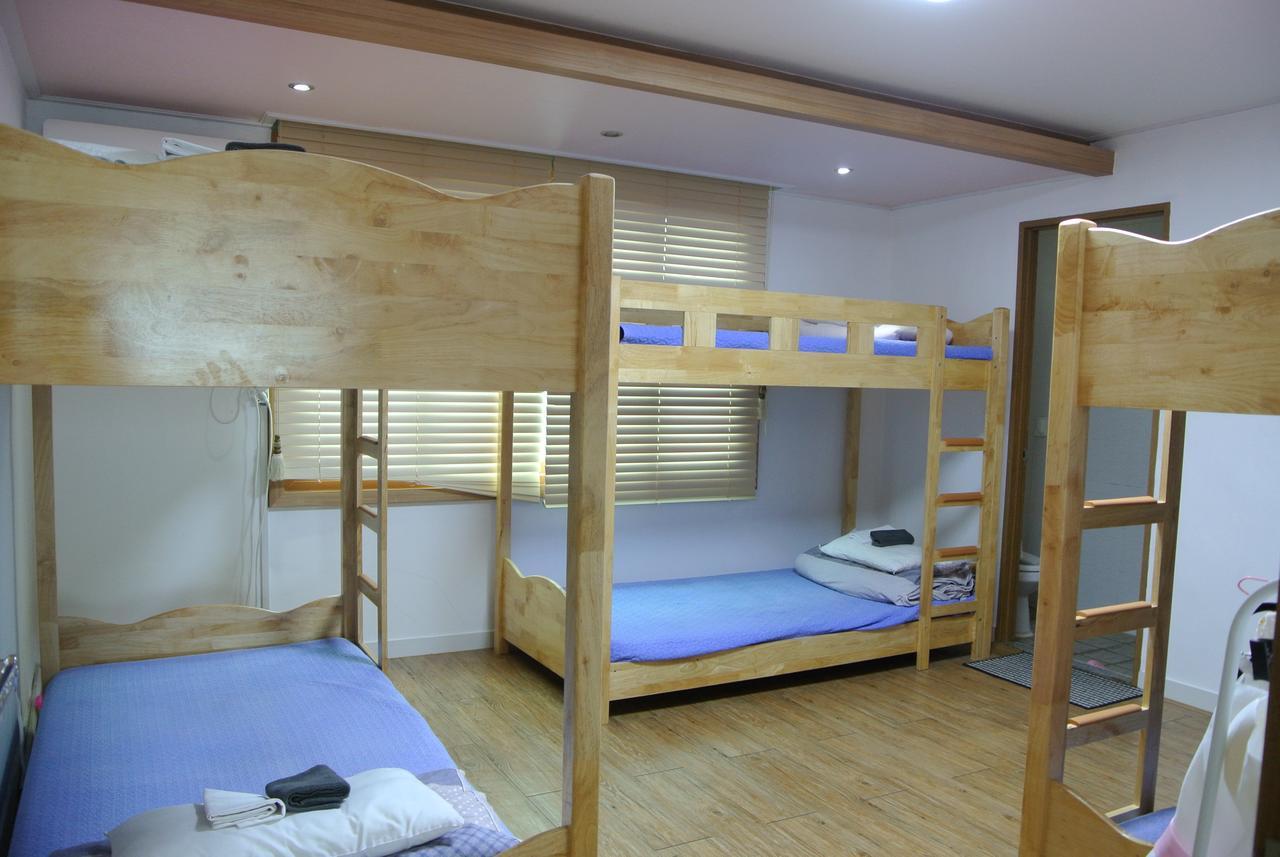 My Mother Guesthouse Jeju Bagian luar foto